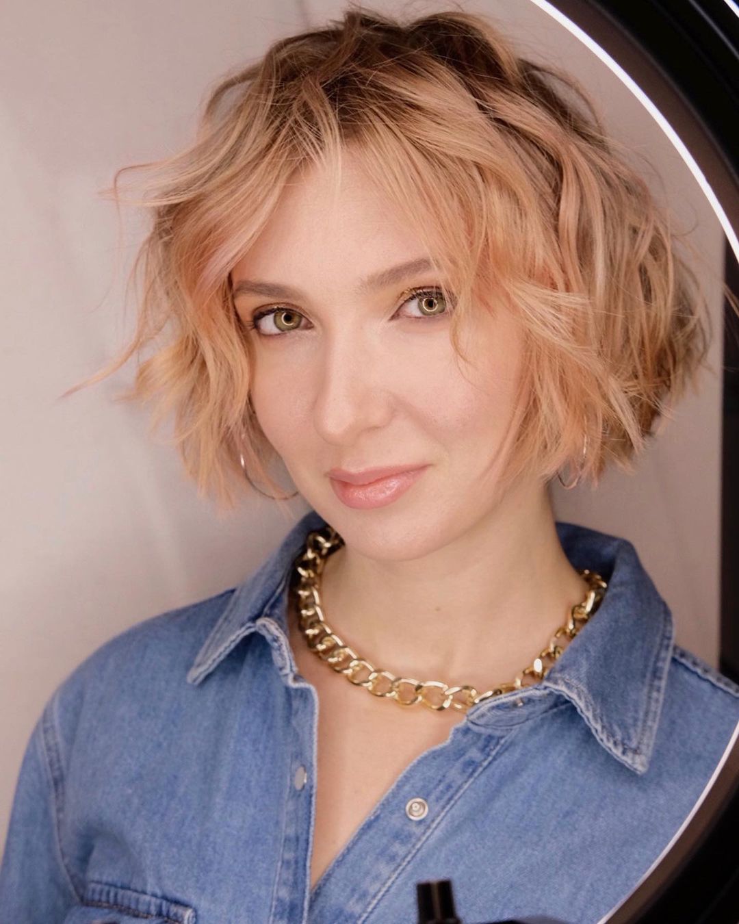 Short haircuts for curly hair: 16 fashion ideas for a playful look