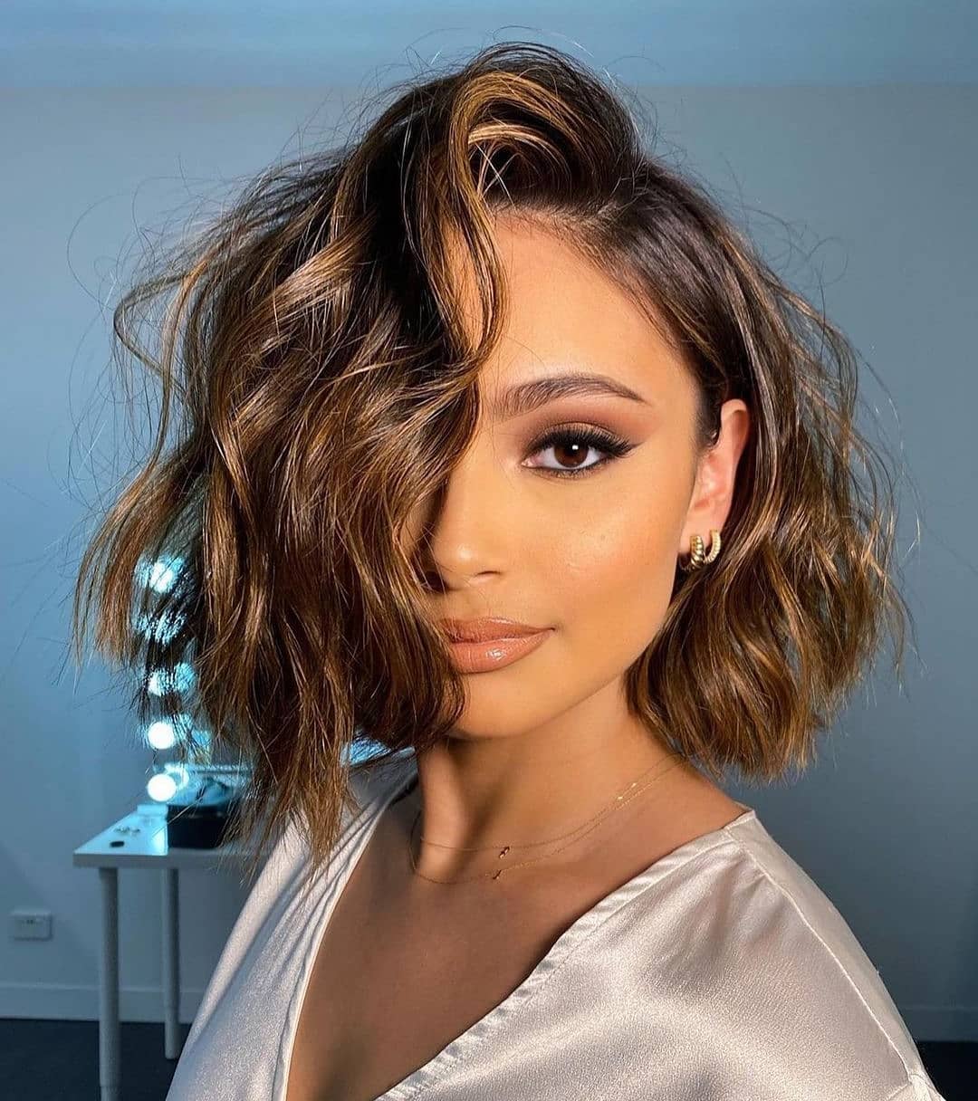 Short haircuts for curly hair: 16 fashion ideas for a playful look