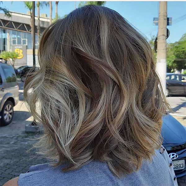 30 best short haircuts for thick wavy hair | Magazine Haircuts for ...